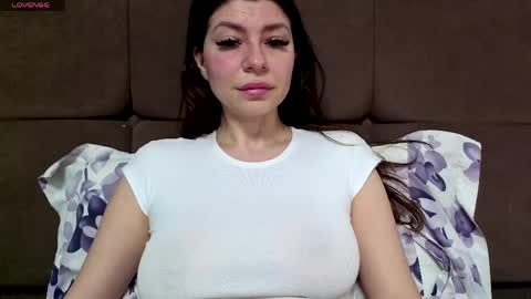 Jully online show from April 3, 4:05 pm