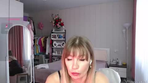 Julia online show from March 17, 5:44 am