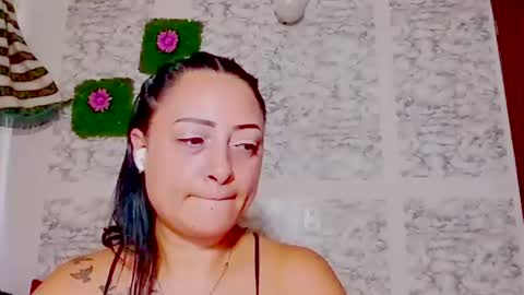 juliana online show from July 5, 10:15 pm