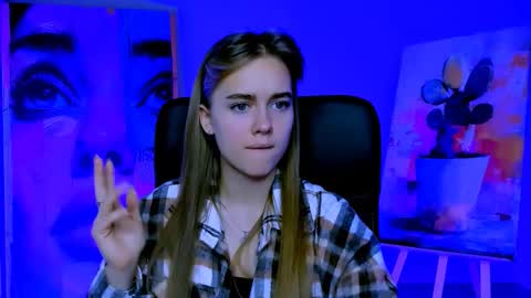 junewoods online show from November 17, 6:25 am