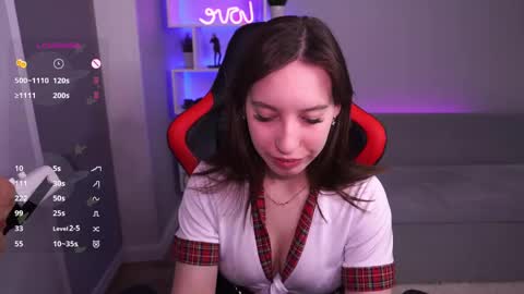 Snapshot of just_emmy chatting on February 12, 4:33 am just call me Emmy online show from February 12, 4:33 am