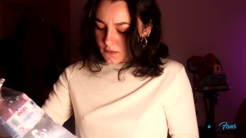 Billie  B  William online show from December 18, 7:19 pm