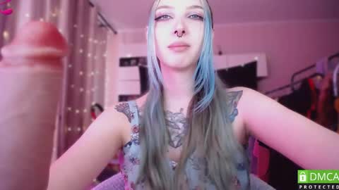 justmeowgirl online show from April 11, 7:45 am