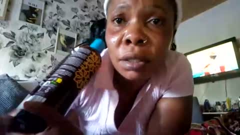 K-queen 001 online show from July 3, 5:41 pm