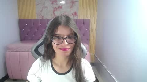 Kailee online show from April 12, 1:14 pm