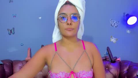 kaira_mosse_ online show from March 21, 11:59 am