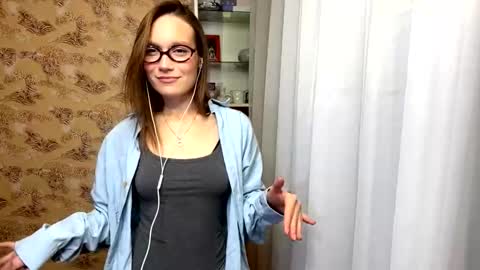 Kallie online show from November 1, 3:49 pm