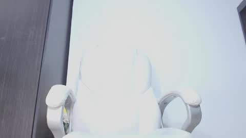 Hannah online show from April 8, 12:02 am