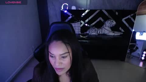 Snapshot of kamala_a chatting on October 1, 3:44 am Kamala. Live 2100 - 600 online show from October 1, 3:44 am