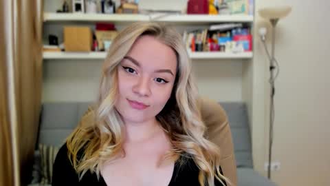 Snapshot of kara_smith_ chatting on October 22, 10:59 pm Kara. Off from 15th till 24th of December online show from October 22, 10:59 pm