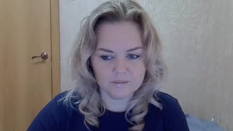 karennelsonx online show from October 13, 6:49 am