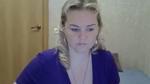 karennelsonx online show from October 21, 1:48 pm