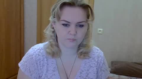 karennelsonx online show from March 10, 9:12 am