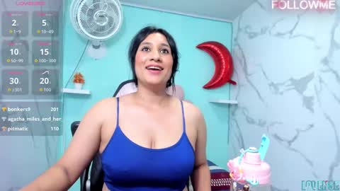 Snapshot of karime_sexygirl chatting on October 20, 3:37 pm Karime online show from October 20, 3:37 pm
