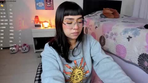 Snapshot of karla__1 chatting on February 16, 2:33 am Ill be on at sunday see u Lynn  Could u help me to reach 100 Thmbs upp plssss   Independent girl 3 online show from February 16, 2:33 am