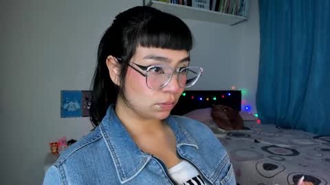 Snapshot of karla__1 chatting on January 16, 2:51 am Ill be on at sunday see u Lynn  Could u help me to reach 100 Thmbs upp plssss   Independent girl 3 online show from January 16, 2:51 am