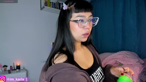 Snapshot of karla__1 chatting on January 7, 4:50 am Ill be on at sunday see u Lynn  Could u help me to reach 100 Thmbs upp plssss   Independent girl 3 online show from January 7, 4:50 am
