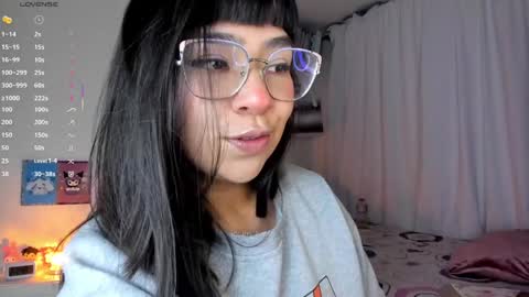 Snapshot of karla__1 chatting on February 3, 2:47 am Ill be on at sunday see u Lynn  Could u help me to reach 100 Thmbs upp plssss   Independent girl 3 online show from February 3, 2:47 am