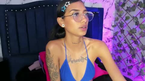 karlaslutskinny__ online show from May 27, 3:25 am