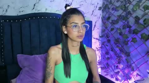 karlaslutskinny__ online show from May 31, 3:45 am