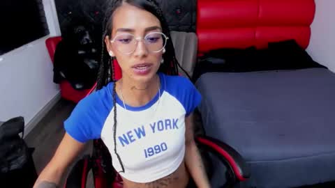 karlaslutskinny__ online show from May 15, 11:07 pm