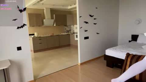 Olivia online show from October 24, 7:15 am