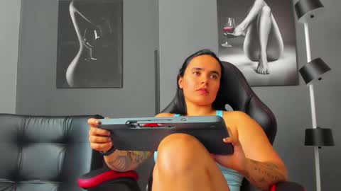   online show from November 8, 5:07 pm