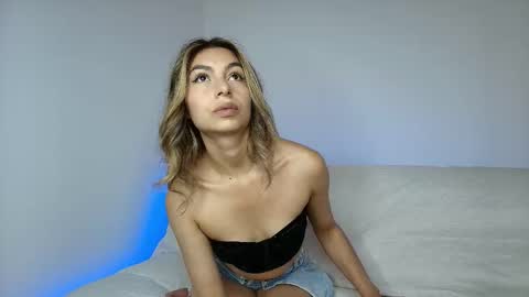 karol_goode online show from November 12, 8:40 pm