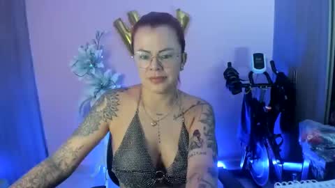 Snapshot of karol_milf__ chatting on December 7, 7:32 pm kAROL MILF   online show from December 7, 7:32 pm
