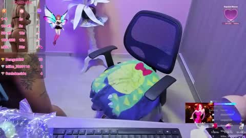 Snapshot of karol_milf__ chatting on October 13, 11:07 pm kAROL MILF   online show from October 13, 11:07 pm