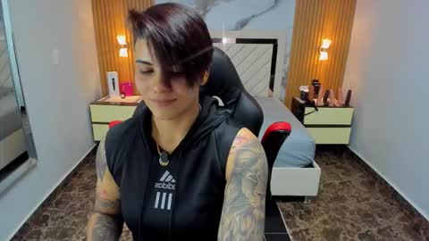 Karoll online show from February 10, 7:39 pm