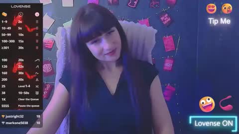 Caroline online show from November 26, 3:35 pm