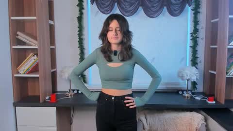 Mia online show from March 3, 11:16 am