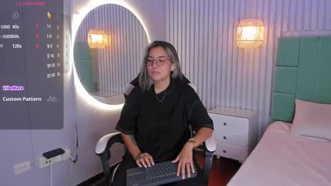 Karol Santos online show from December 12, 3:16 pm