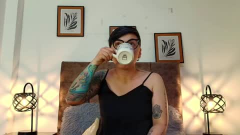 kat paradisse online show from April 25, 2:14 pm