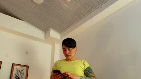 kat paradisse online show from April 11, 11:58 am