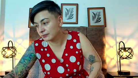 kat paradisse online show from July 15, 12:10 pm