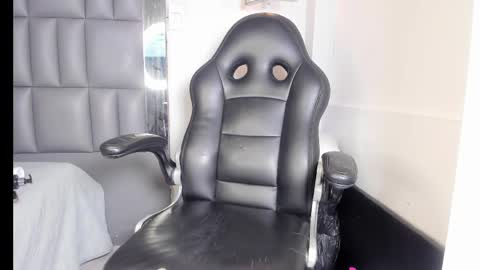 kataleya_west online show from May 15, 11:51 pm