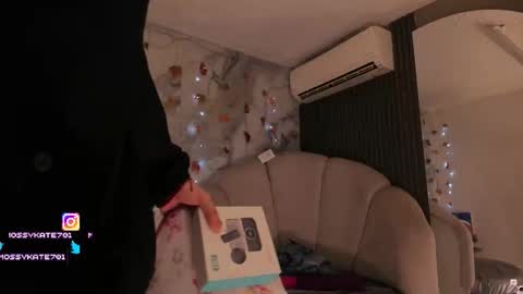 Im Katherine but call me Kate  online show from November 28, 12:19 pm