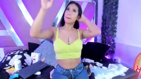 katevalencia_ online show from February 7, 1:15 pm