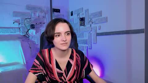 katewillows online show from December 3, 12:51 pm