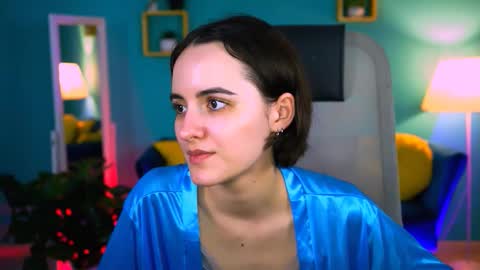 katewillows online show from February 15, 7:51 am