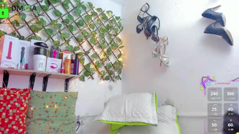 Kay online show from December 4, 3:03 pm