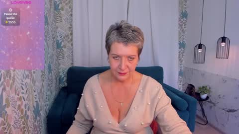 Kathy online show from December 11, 1:39 pm