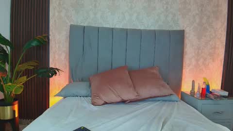 Snapshot of katia_moregb chatting on February 13, 8:45 pm Karen Villas online show from February 13, 8:45 pm