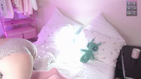 Katie Deville online show from March 31, 12:54 am