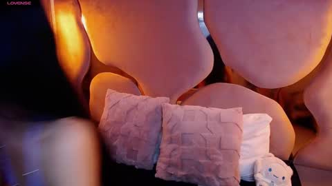 ..  .. online show from December 5, 7:38 pm