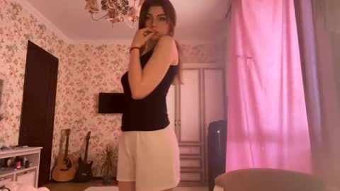 Molly online show from May 11, 9:33 am