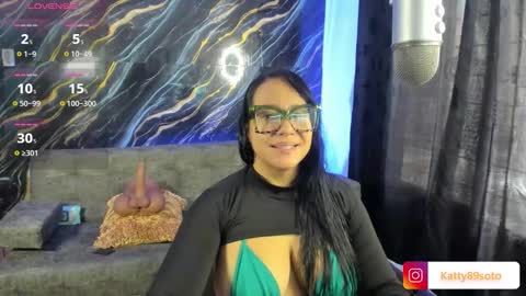 I m Katty  online show from February 1, 4:39 pm