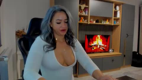 Katy online show from February 25, 6:01 am